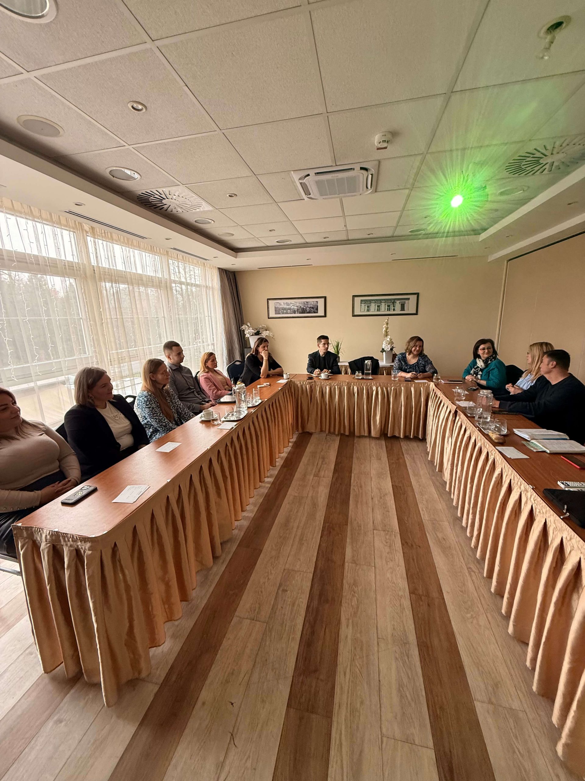 Résztvevők egy NLB Business Brunch találkozón